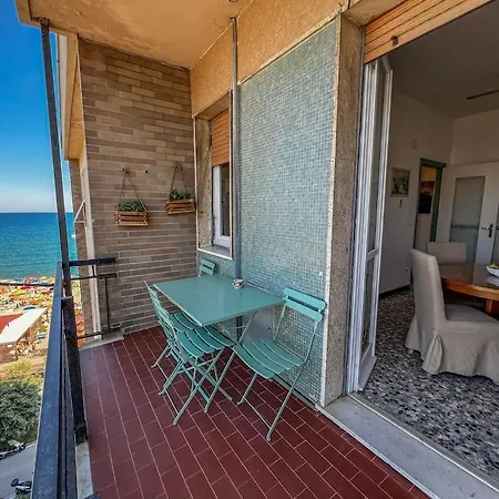 Apartment Sunrise Dream - - Beach & Free Parking *